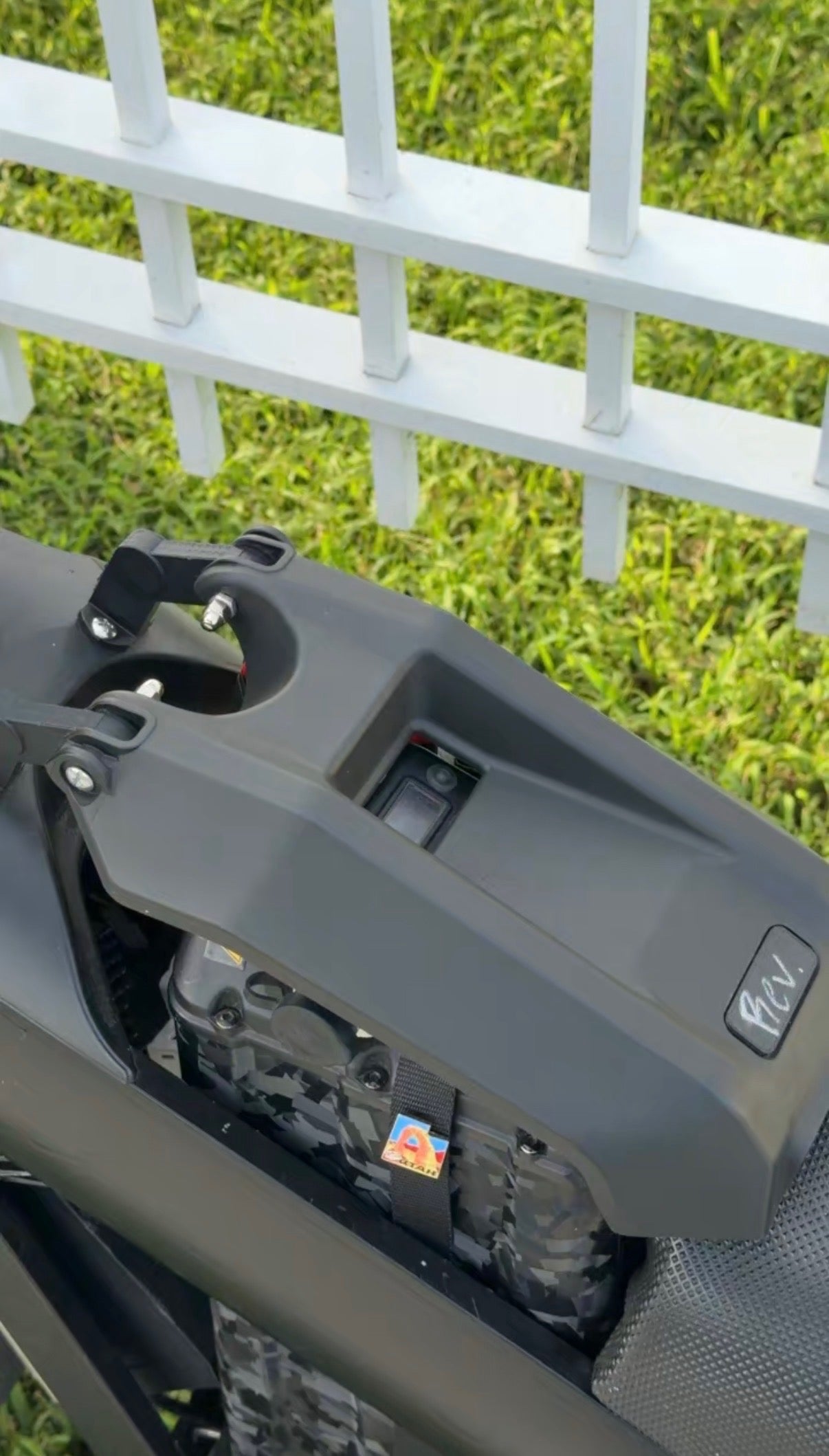 Surron battery lid mounts